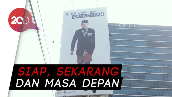 Ketika AHY Bergerilya Lewat Baliho