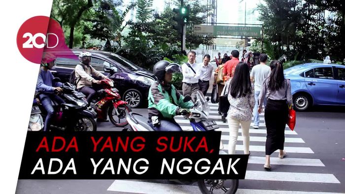 Rupa-rupa Komentar Penyeberang Pelican Crossing Bundaran HI
