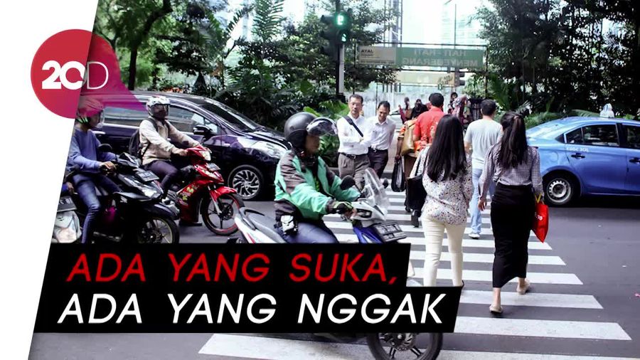 Rupa-rupa Komentar Penyeberang Pelican Crossing Bundaran HI