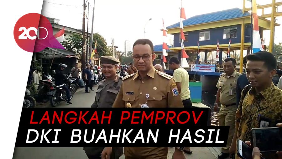 Diam-diam Cek Kali Sentiong, Anies: Baunya Sudah Jauh Berkurang