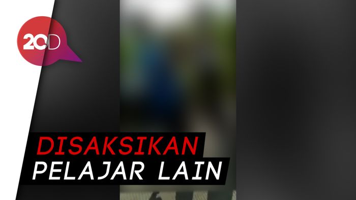 Viral! Dua Bocah SMP Garut Duel di Jalanan