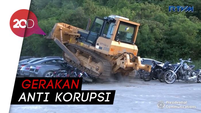 Duterte Gilas Mobil-mobil Mewah Hasil Selundupan