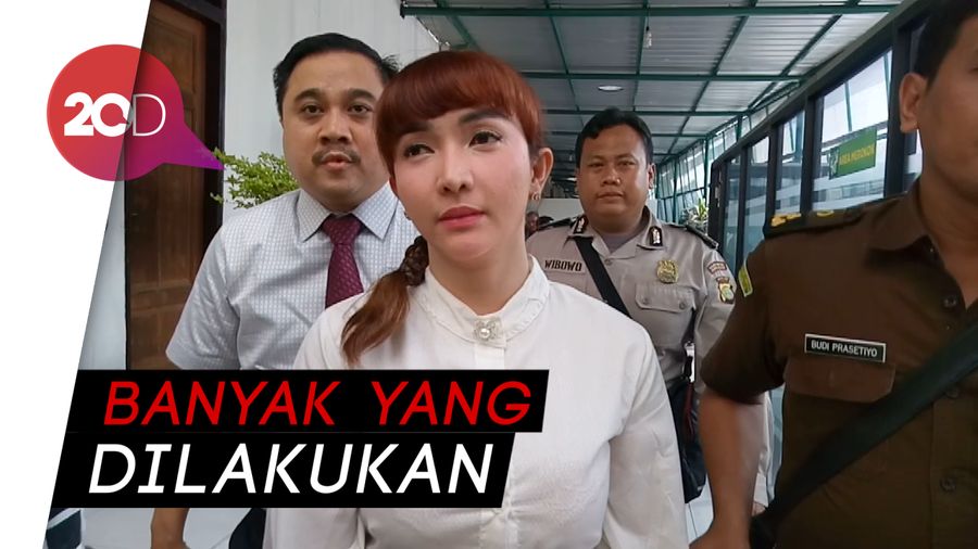 Cerita Aktivitas Roro Fitria Selama di Rutan