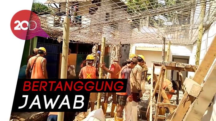 PLN Perbaiki Rumah yang Roboh Akibat Galian Kabel Listrik