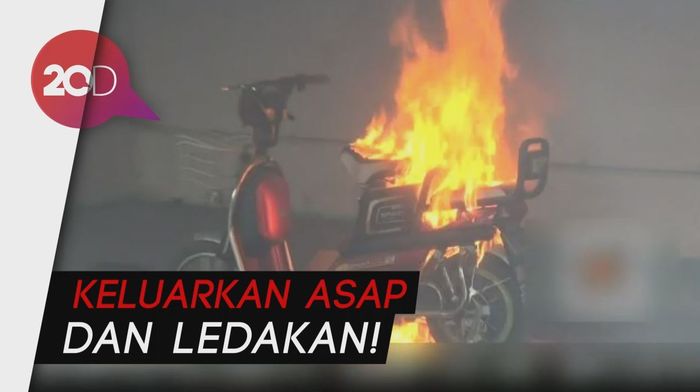 Skuter Listrik Meledak Saat Sedang Dicas!