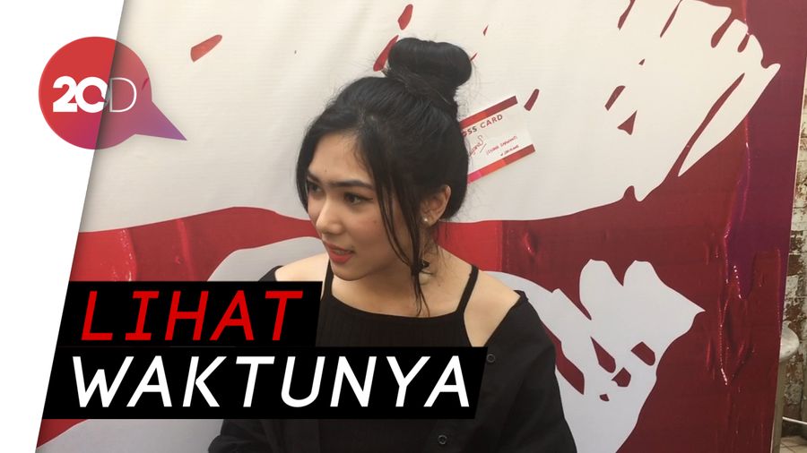 Anti Salah Warna Lipstik! Ini Tips dari Isyana Sarasvati