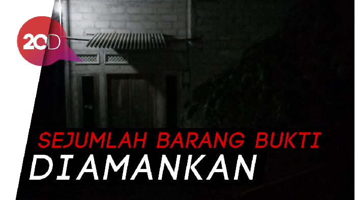 Densus 88 Mengamankan Terduga Teroris di Banyuwangi
