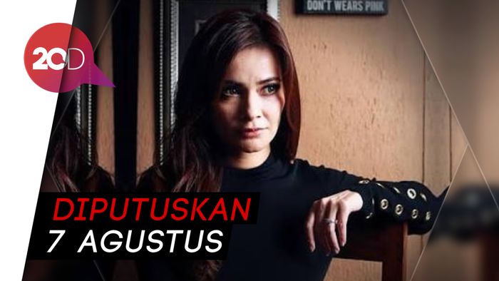 Nasib Luna Maya dan Cut Tari Ditentukan Hasil Praperadilan