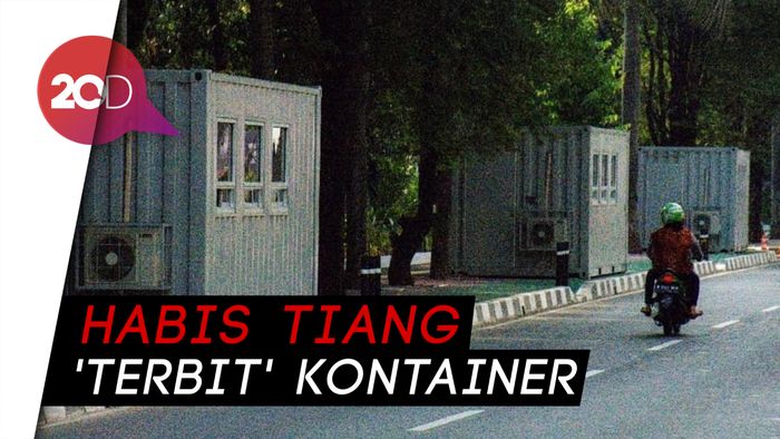 Viral! Kontainer Tutup Jalur Sepeda di Senayan