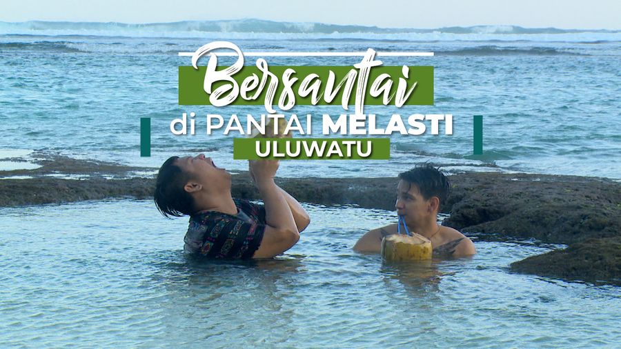 Bersantai di Pantai Melasti Uluwatu Bali
