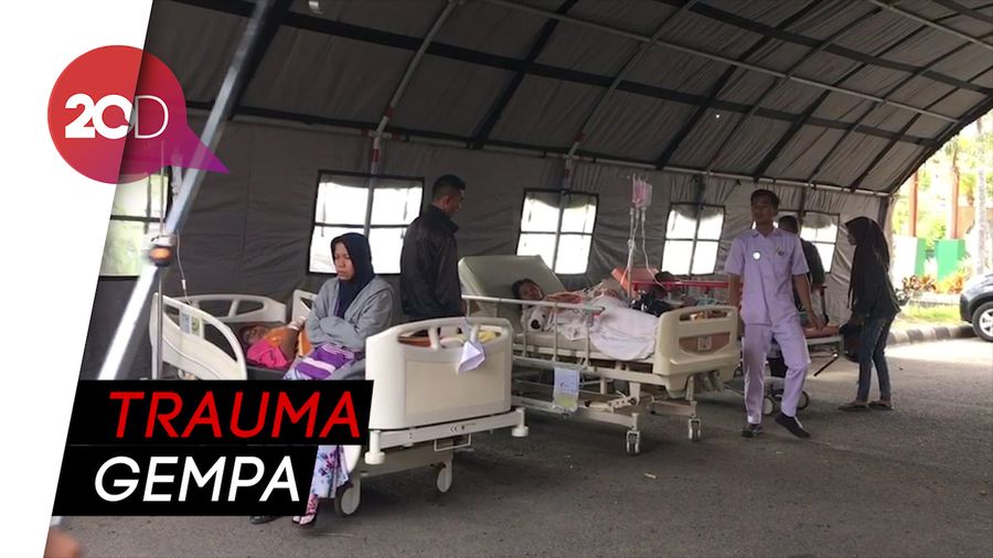 Dengan Tenda Seadanya, Pasien Dirawat di Luar RS Gerung Lombok
