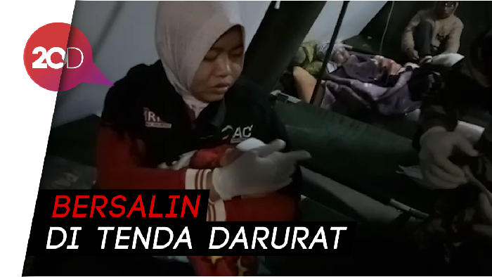 Warga Lombok Melahirkan saat Gempa