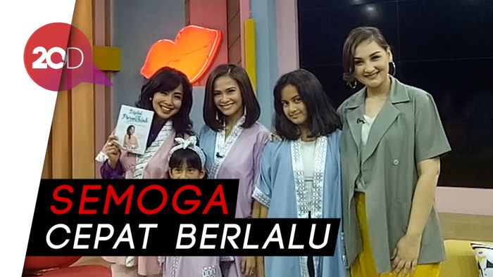 Doa Mona Ratuliu dan Ersa Mayori untuk Lombok