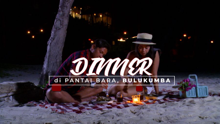 Menikmati Makan Malam di Pinggir Pantai
