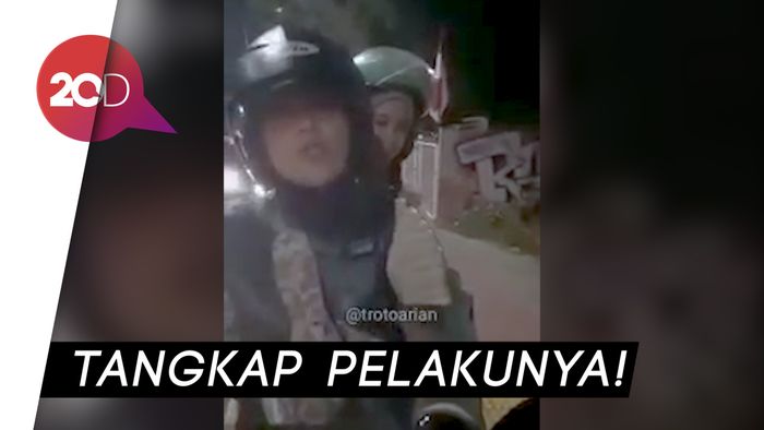 Bikin Geram! Pejalan Kaki Dipukul Pemotor yang Lewat Trotoar