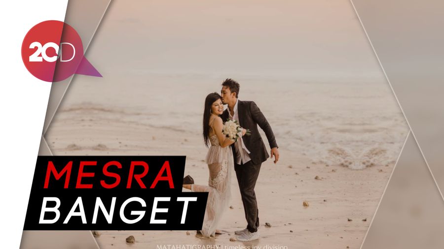 Intip Foto Romantis Prewedding Denny Sumargo dan Dita Soedarjo