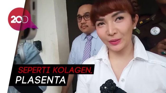 Di Sidang, Roro Fitria Tanyakan Soal Bahan Kecantikan