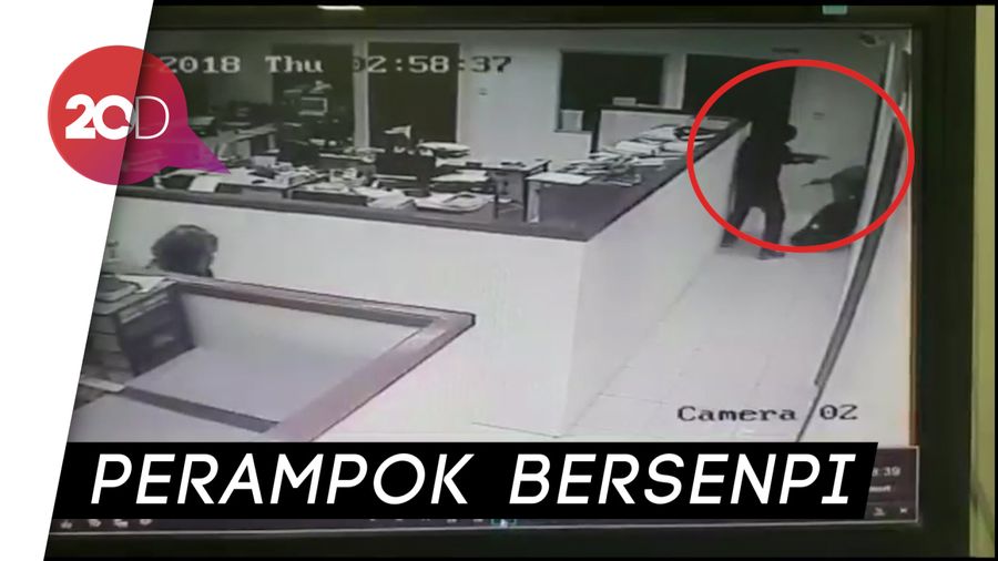  Terekam CCTV Perampok Gondol Uang Rp 900 juta di RPH Tangerang