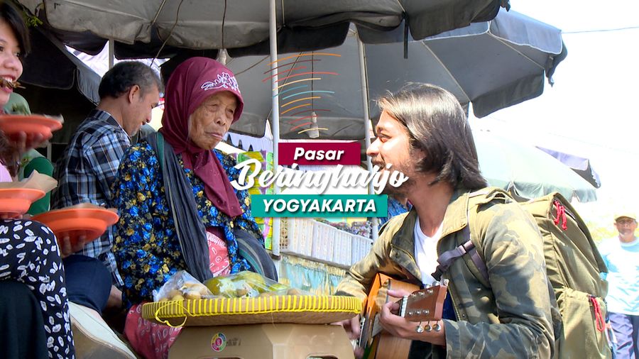 Makan Nasi Pecel di Pasar Beringharjo