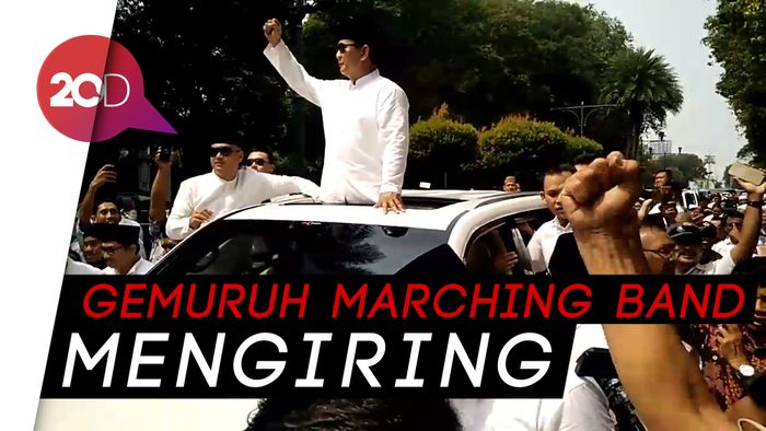 Naiki Lexus, Begini Gaya Prabowo dan Iring-iringan Menuju KPU