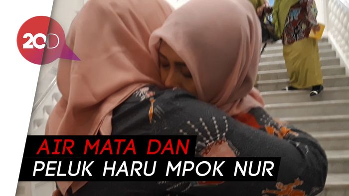 Tangis Istri Sandiaga Saat Pamitan di Balai Kota