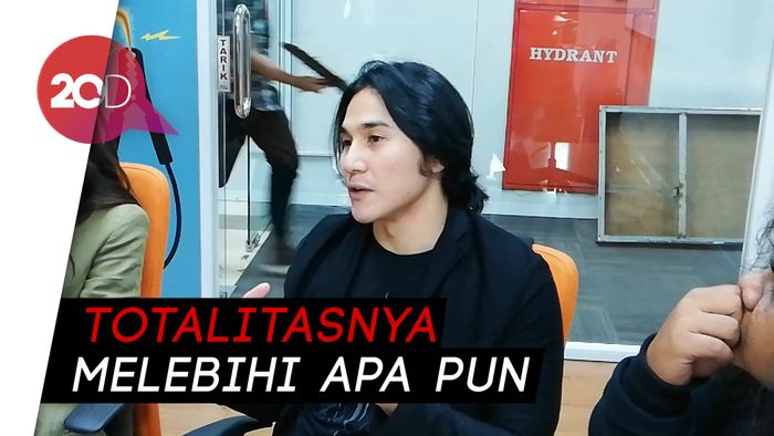 Alasan Dipilihnya Vino G. Bastian Perankan Tokoh Wiro Sableng