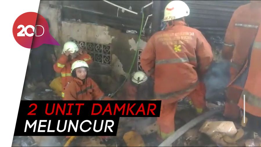 Lapak Barang Bekas di Senen Terbakar