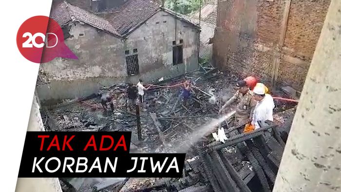  Toko Mebel di Sukabumi Terbakar, Duit Tabungan Haji Selamat
