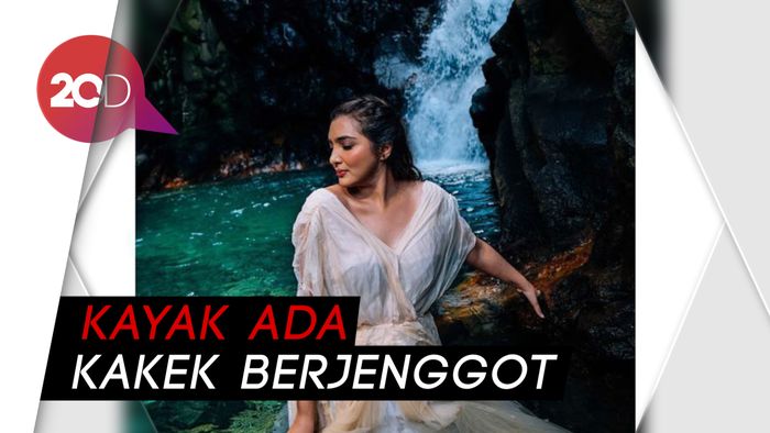 Hiii... Netizen Heboh Ada Penampakan di Foto Ashanty