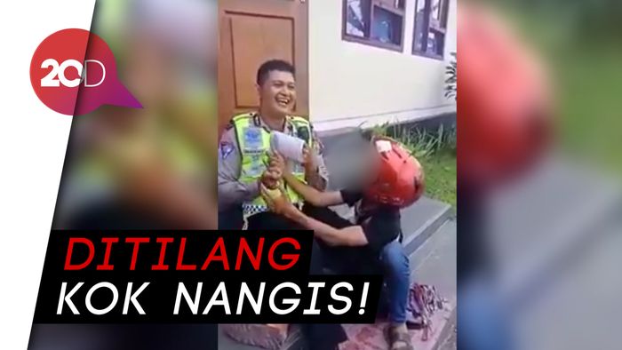 Duh! Bocah Ini Nangis Saat Ditilang Polisi