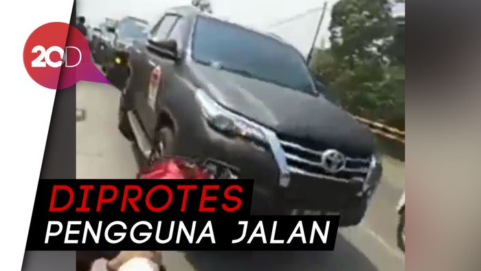 Heboh! Touring Fortuner Lawan Arah dan Bikin Macet