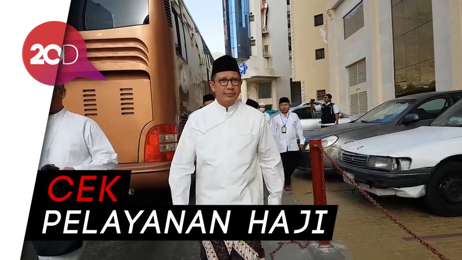 Menag Jalan Kaki dan Naik Bus ke Masjidil Haram Bersama Jemaah
