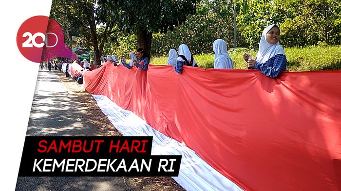  Bendera Merah Putih Sepanjang 3,3 KM Terbentang di Banjar