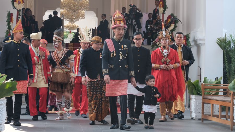 Bikin Gemas! Jokowi Ditemani Sang Cucu, Jan Ethes di Istana