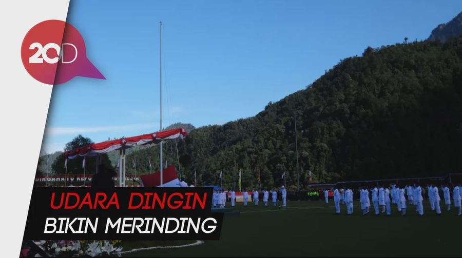 Khidmat Upacara di Ketinggian 2.000 mdpl
