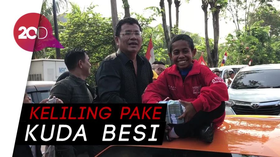 Kemarin Panjat Tiang, Kini Joni Duduk di Atas Lamborgini