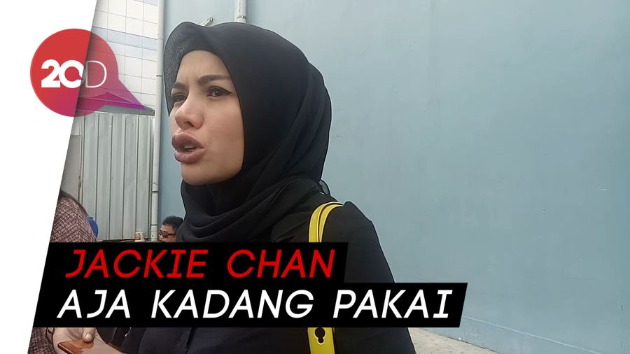 Apa Kata Nikita Mirzani Soal Aksi Moge Jokowi Pakai Stuntman?