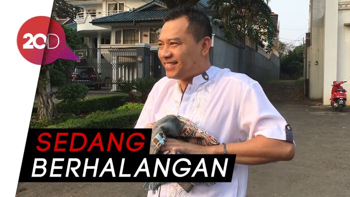 Anang Laksanakan Salat Idul Adha Tanpa Ashanty 