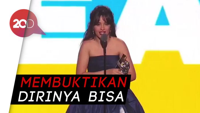 Cuitan Camila Cabello Ini Bikin Fans Bangga