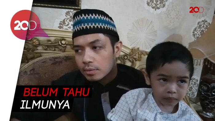Kurban Sapi, Dude Harlino Tak Sanggup Potong Sendiri