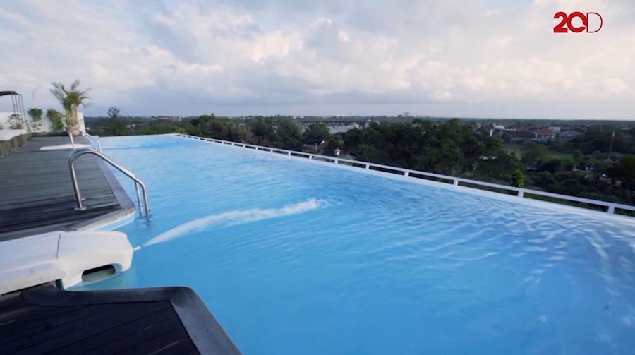 Hotel Ini Punya Kolam Renang yang Instagramable