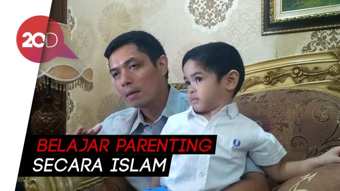 Ini Cara Dude Harlino Mendidik Anak