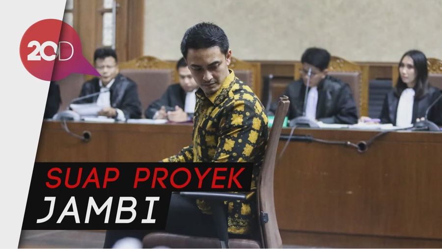Zumi Zola Didakwa Terima Suap Rp 44 M dan Alphard 