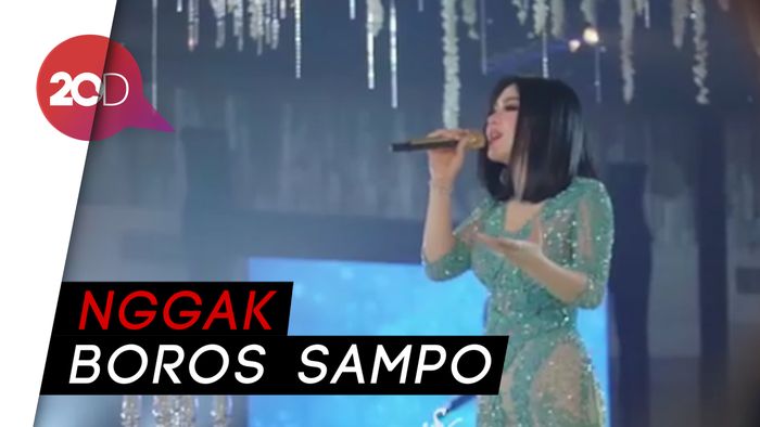 Syahrini Ubah Gaya Rambut, Makin Cetar Nggak?