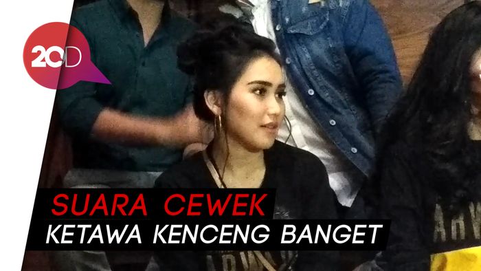 Hiii... Ayu Ting Ting Alami Hal Mistis Saat Syuting Film Horor