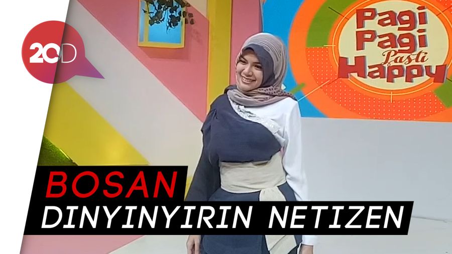 Nikita Mirzani Masih Belajar Istiqomah Pakai Hijab