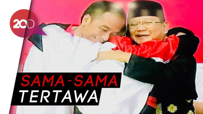 Begini Nih Ekspresi Jokowi-Prabowo saat ‘Disatukan’ Pesilat Hanifan