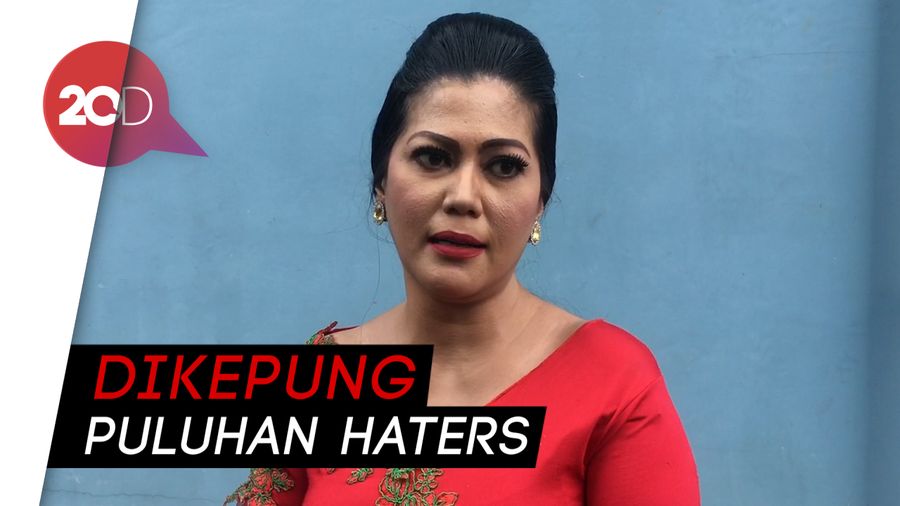 Sering Jadi Antagonis, Helsi Herlinda Pernah Dikeroyok Haters