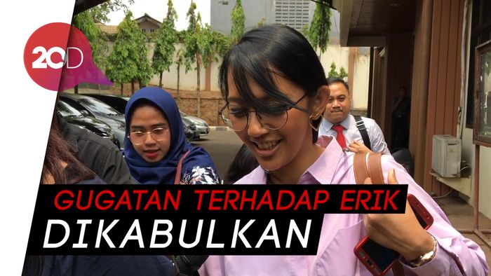 Nina Tamam Resmi Menjanda
