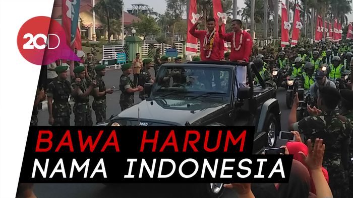 Peraih Emas Asian Games Rifki Ardiansyah Diarak Ratusan Prajurit